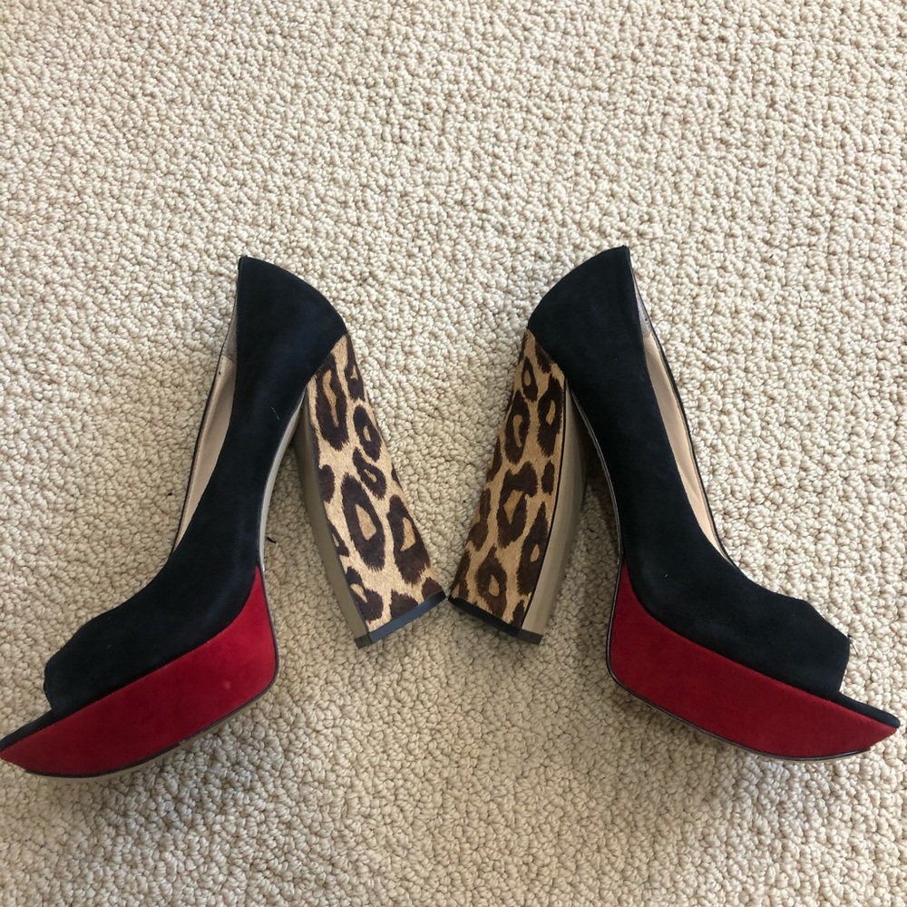 Chunky cheetah heels size 10